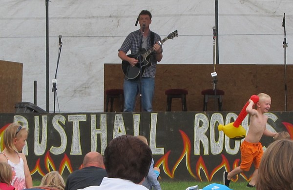 Alex Parker at Rusthall Rocks 2013